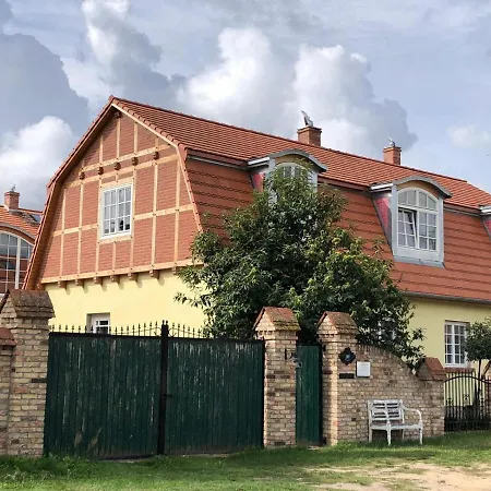 Apartment Gottberger Hof Im Herzen Des Ruppiner Seenlandes - Waldemar Gottberg